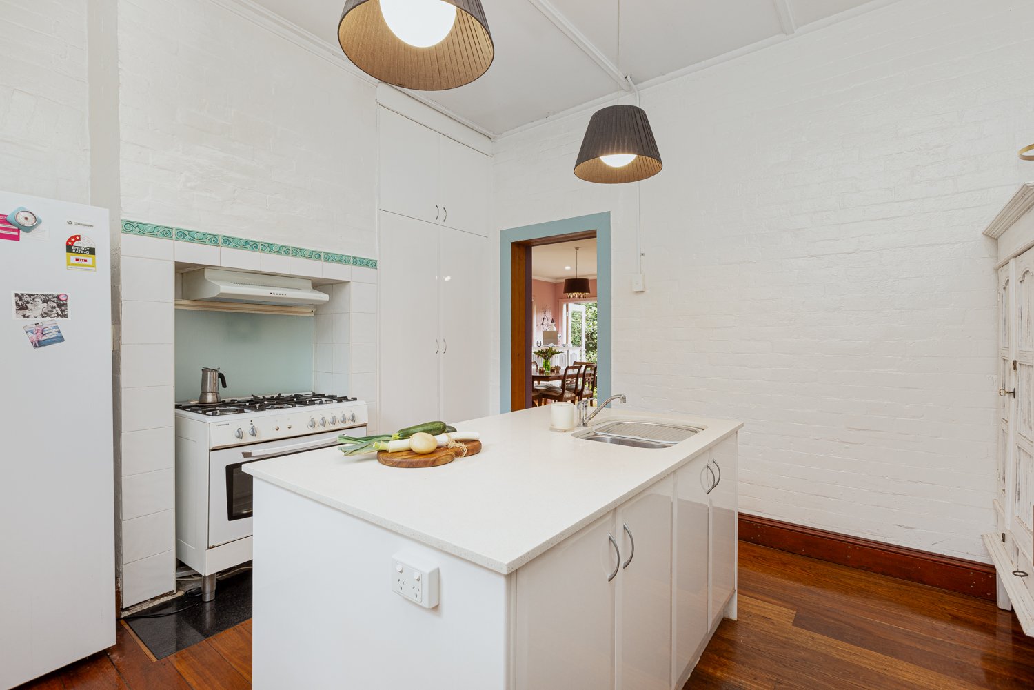 12 The Esplanade LORN 23