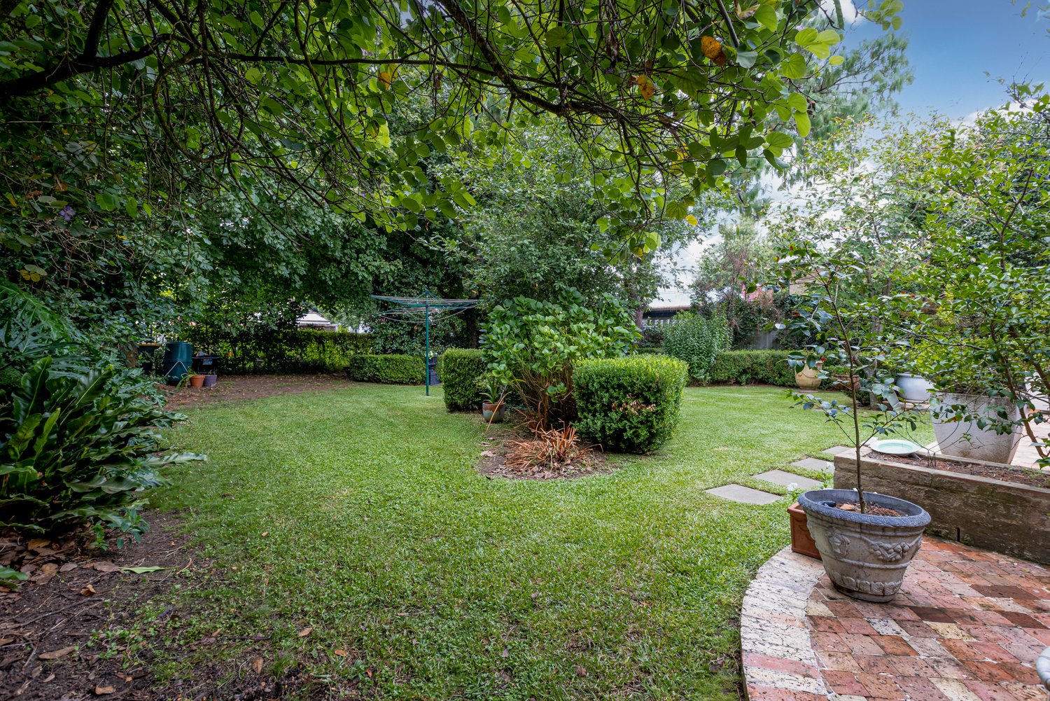 12 The Esplanade LORN 30