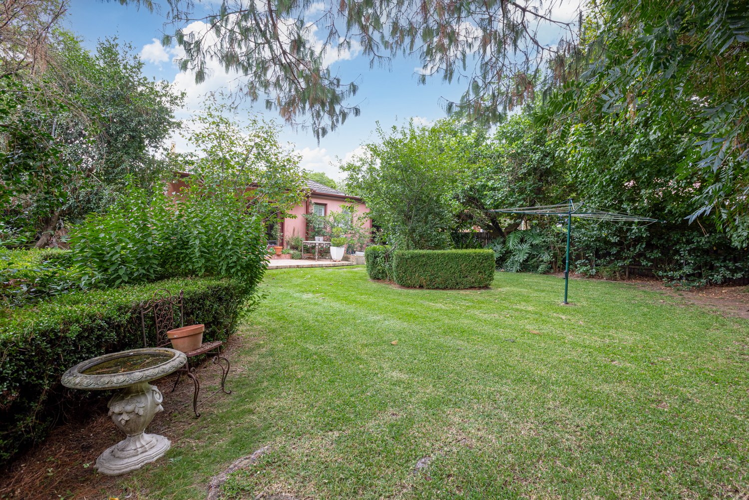 12 The Esplanade LORN 33