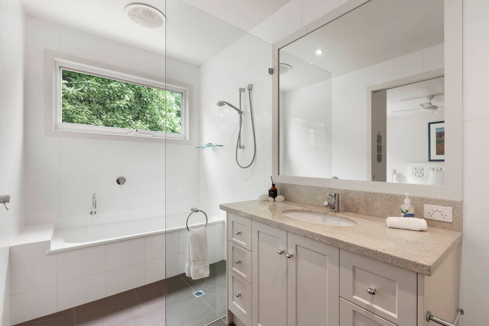 Real Estate and Property in 12 The Heights, Sorrento, VIC