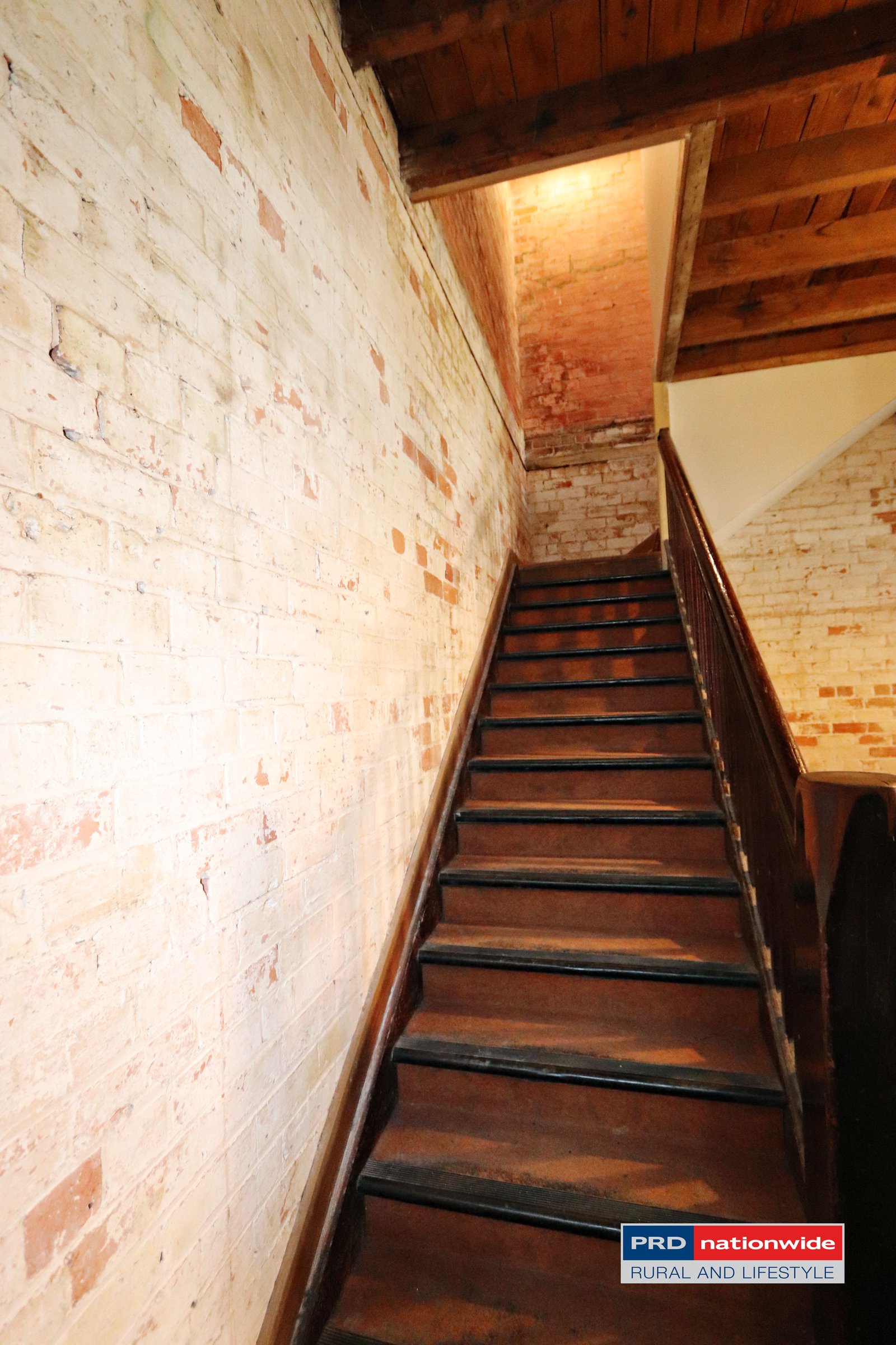 12 The Parade TUMBARUMBA 6