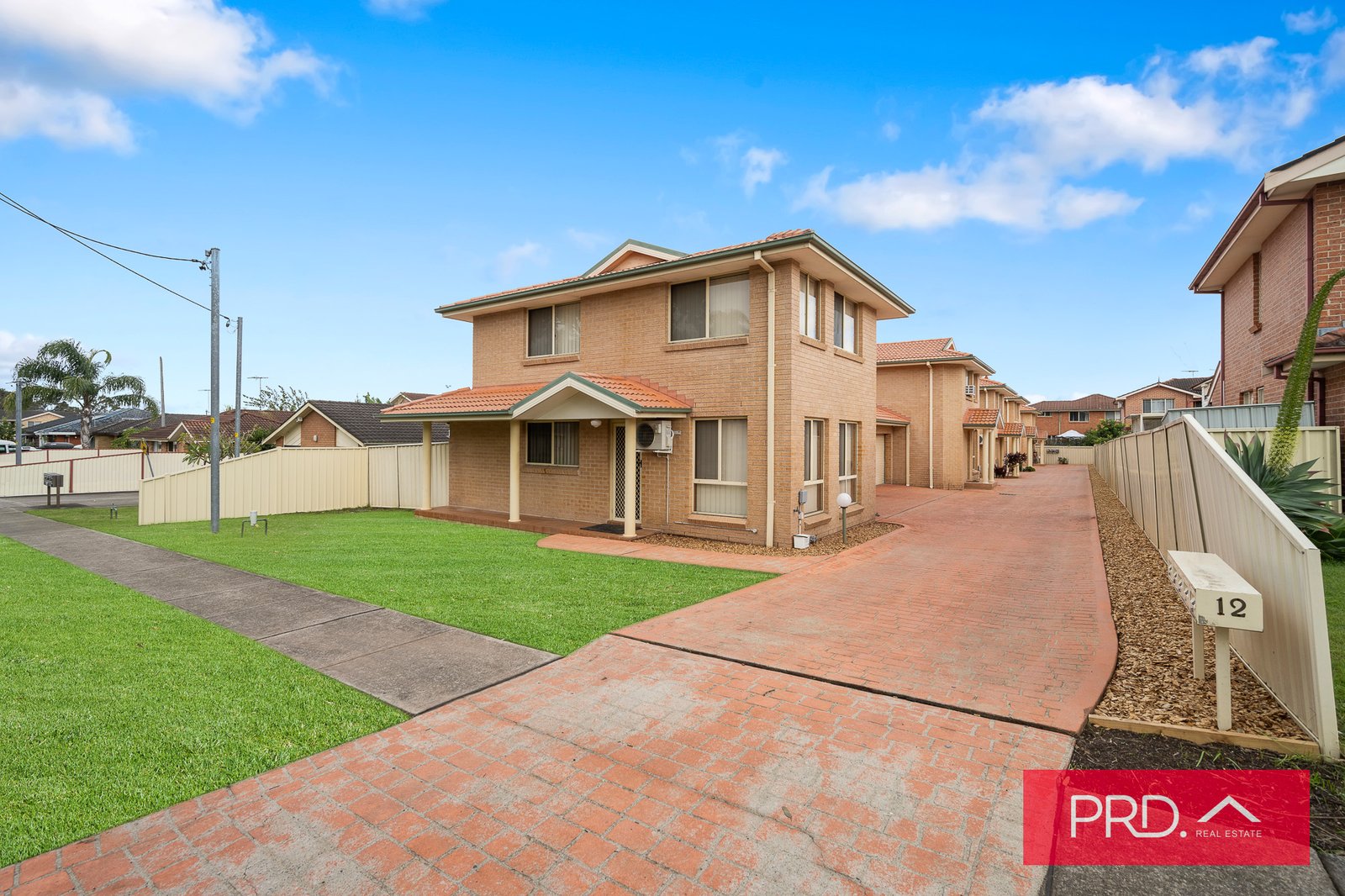 12 Thelma Street LURNEA 1