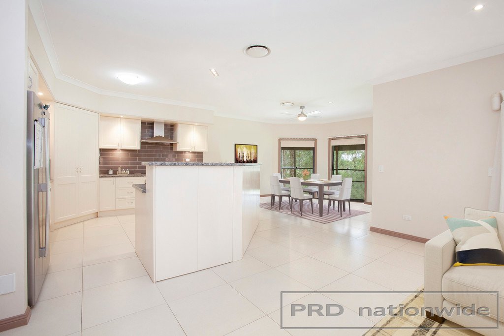 12 Thornbill Grove THORNTON 6
