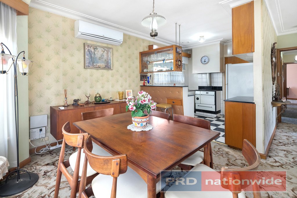 12 Tinworth Avenue CANADIAN 2