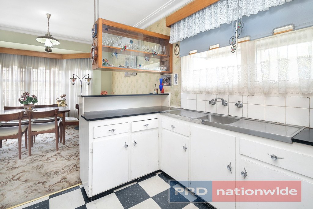 12 Tinworth Avenue CANADIAN 4