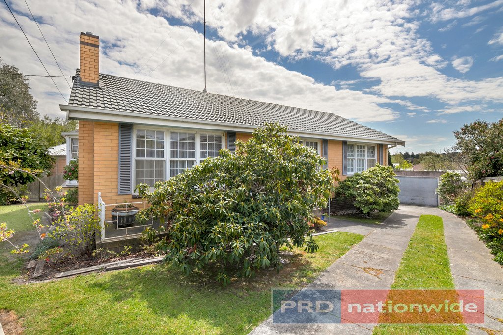 12 Tinworth Avenue CANADIAN 8