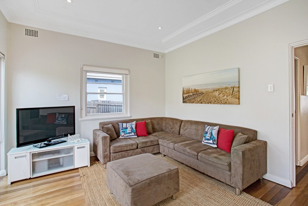 12 Tomaree Road SHOAL BAY 9