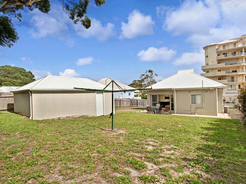 12 Tomaree Road SHOAL BAY 3