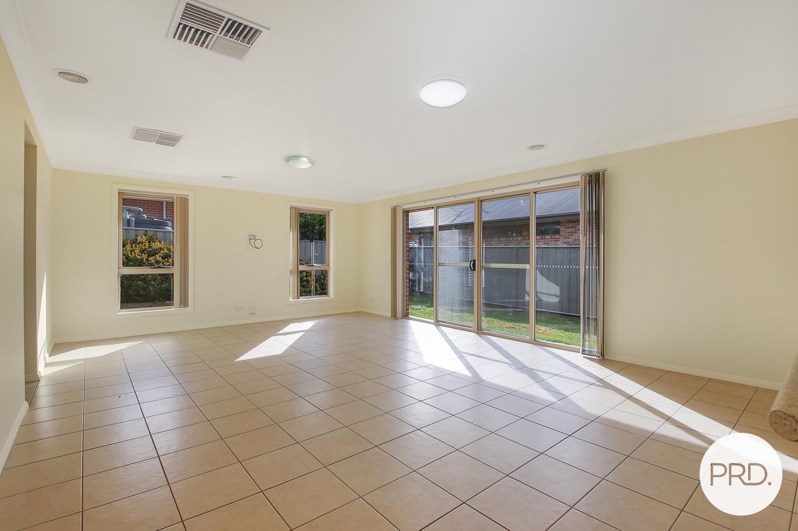 1/2 Treecreeper Street THURGOONA 4