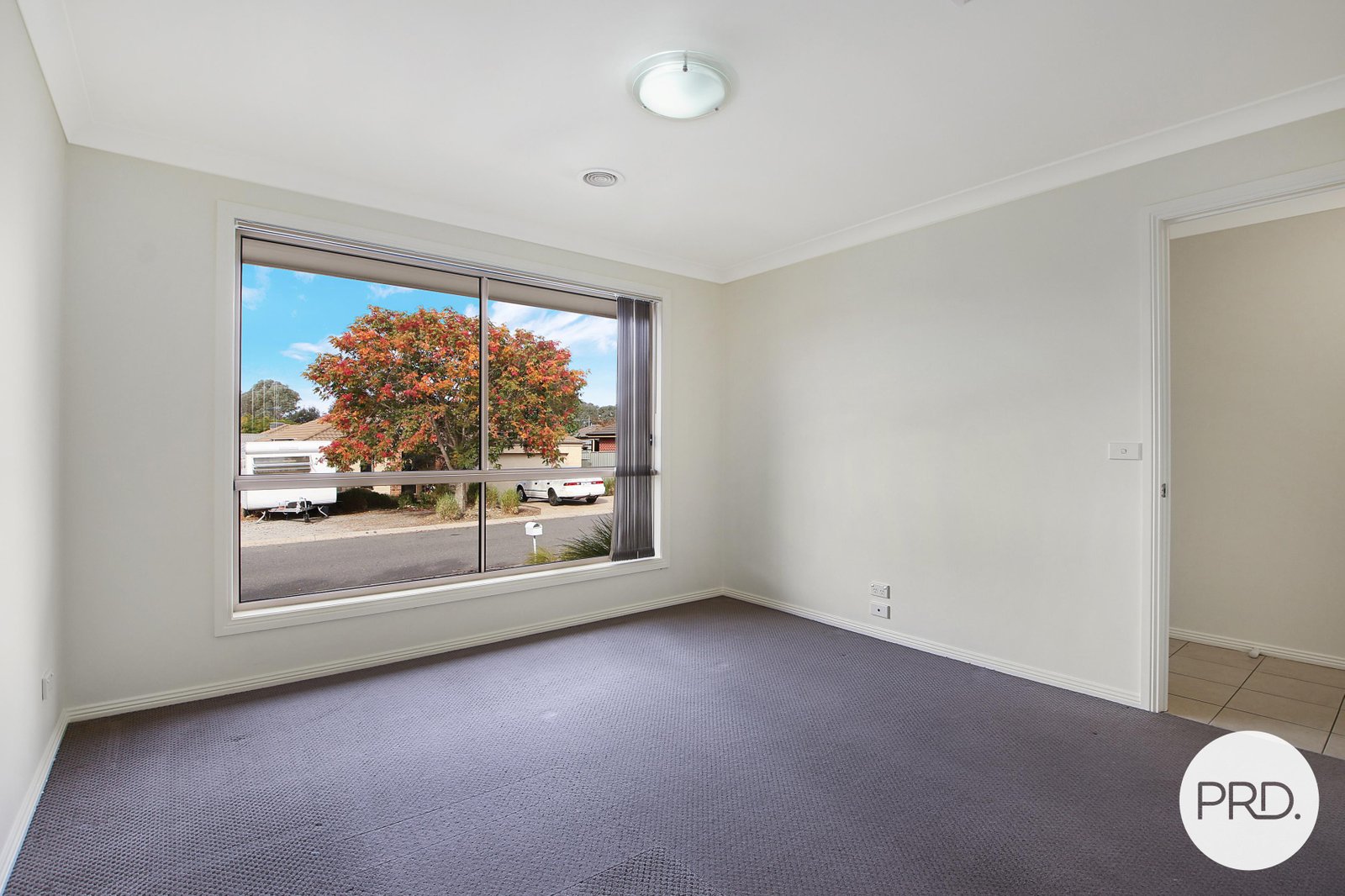 1/2 Treecreeper Street THURGOONA 6