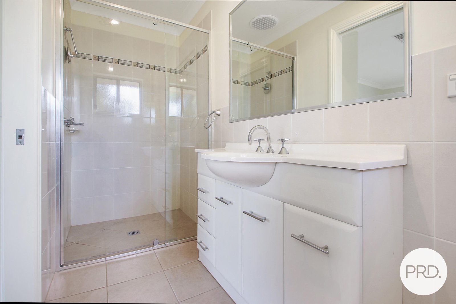 1/2 Treecreeper Street THURGOONA 7