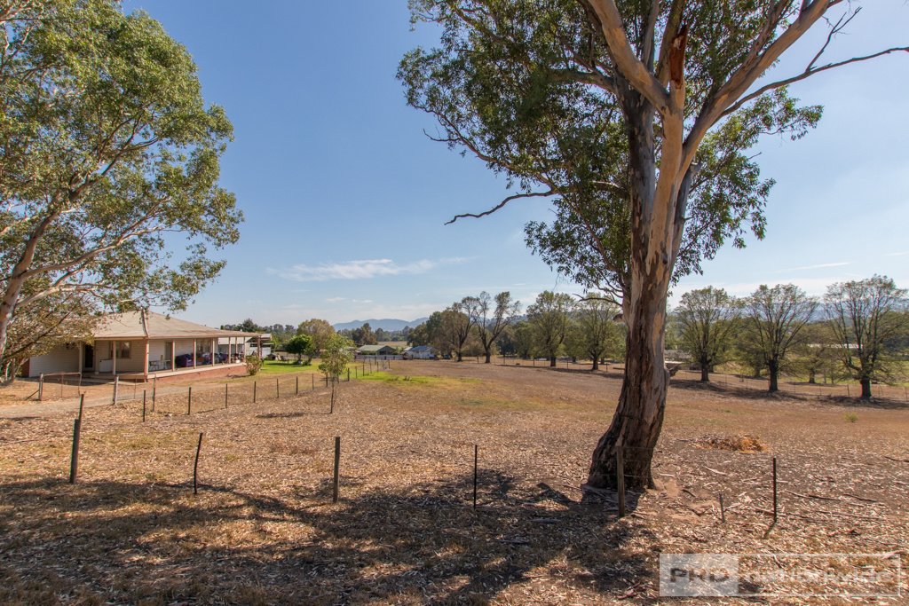 12 Tumut Plains Road TUMUT 9