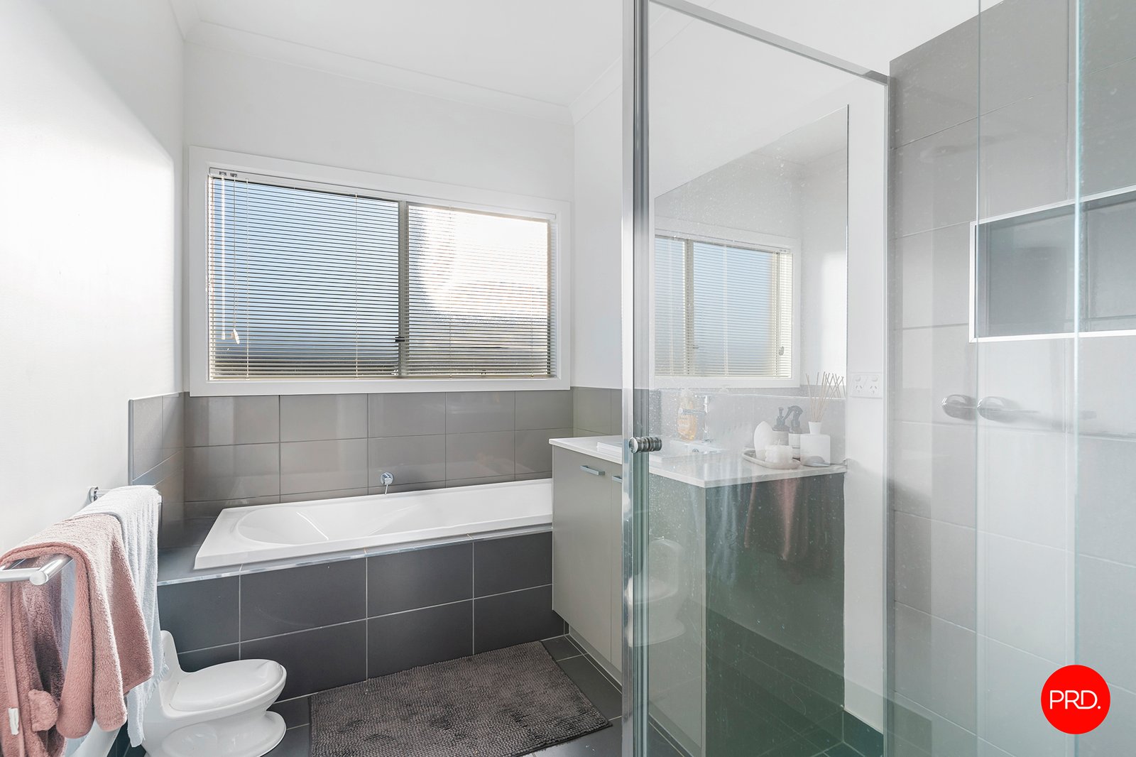 12 Ucres Way GOLDEN SQUARE 12