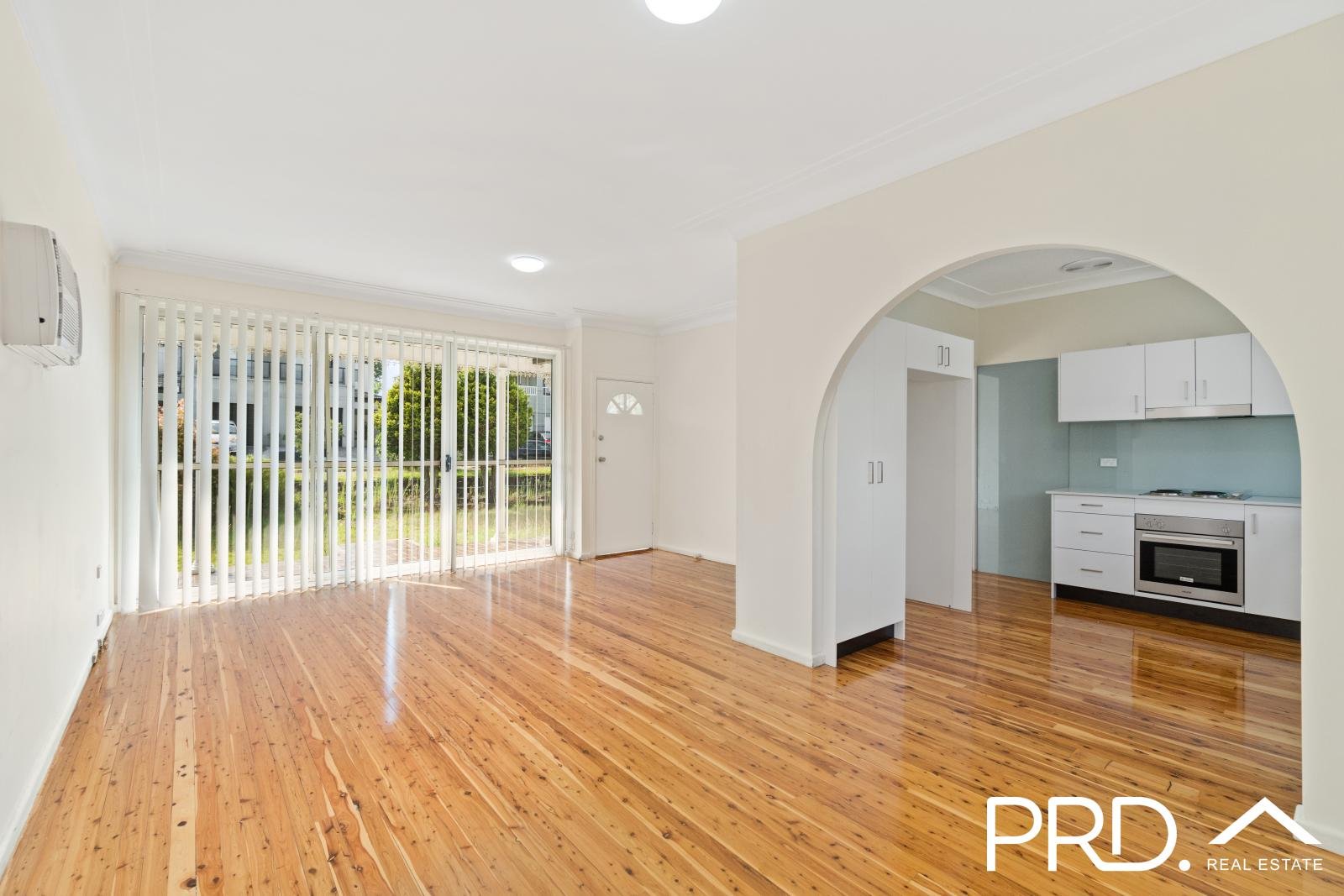 12 Valmay Avenue PICNIC POINT 2