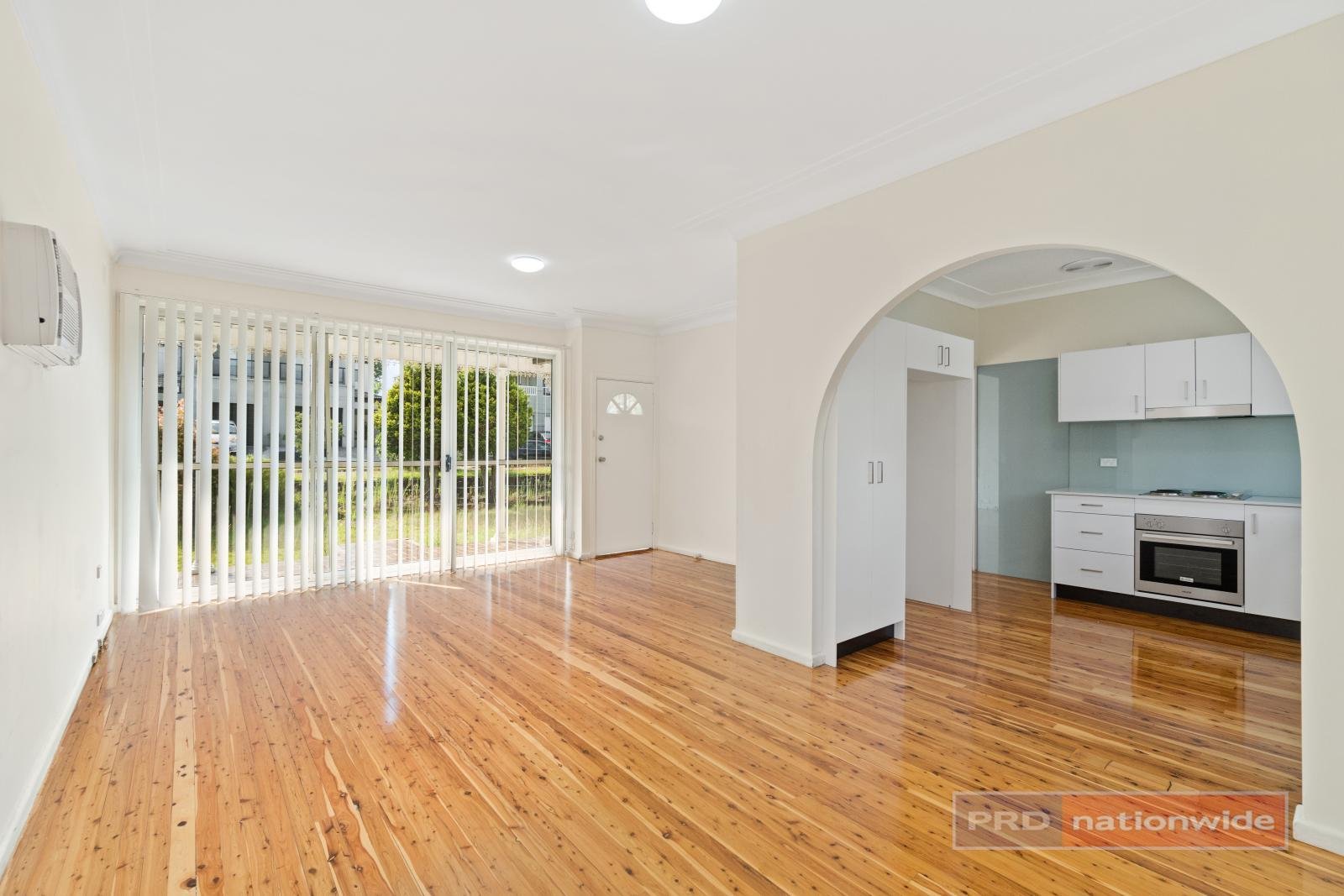 12 Valmay Avenue PICNIC POINT 2
