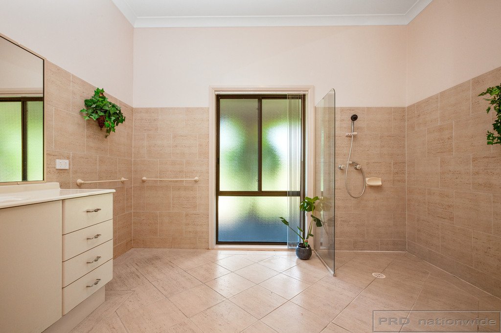 12 Walter Parade BLACK HILL 14