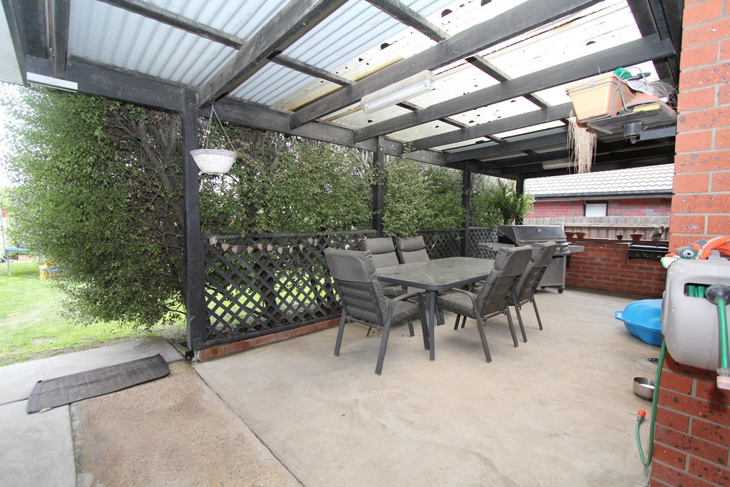 12 Webster Drive SEBASTOPOL 9