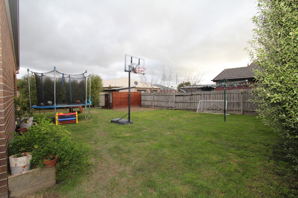 12 Webster Drive SEBASTOPOL 10