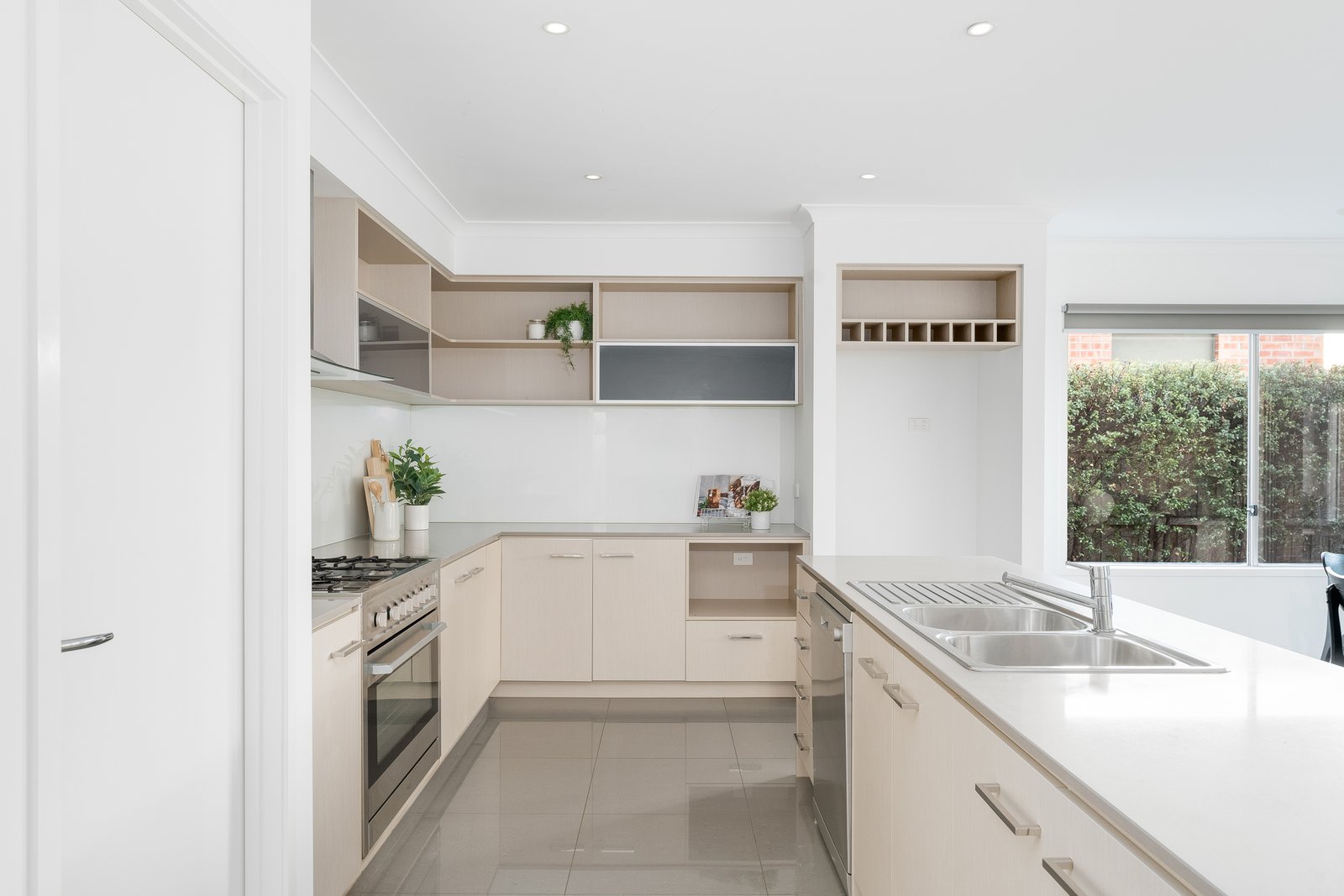 Gallery: 12 Whitecliff Way
