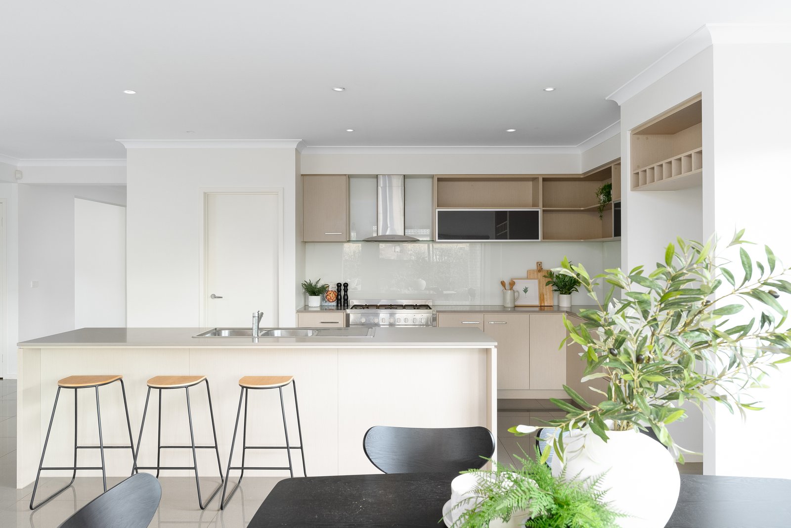 Gallery: 12 Whitecliff Way