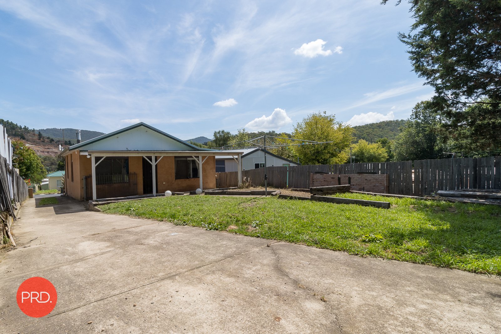 12 Wilga Street CAPTAINS FLAT 11