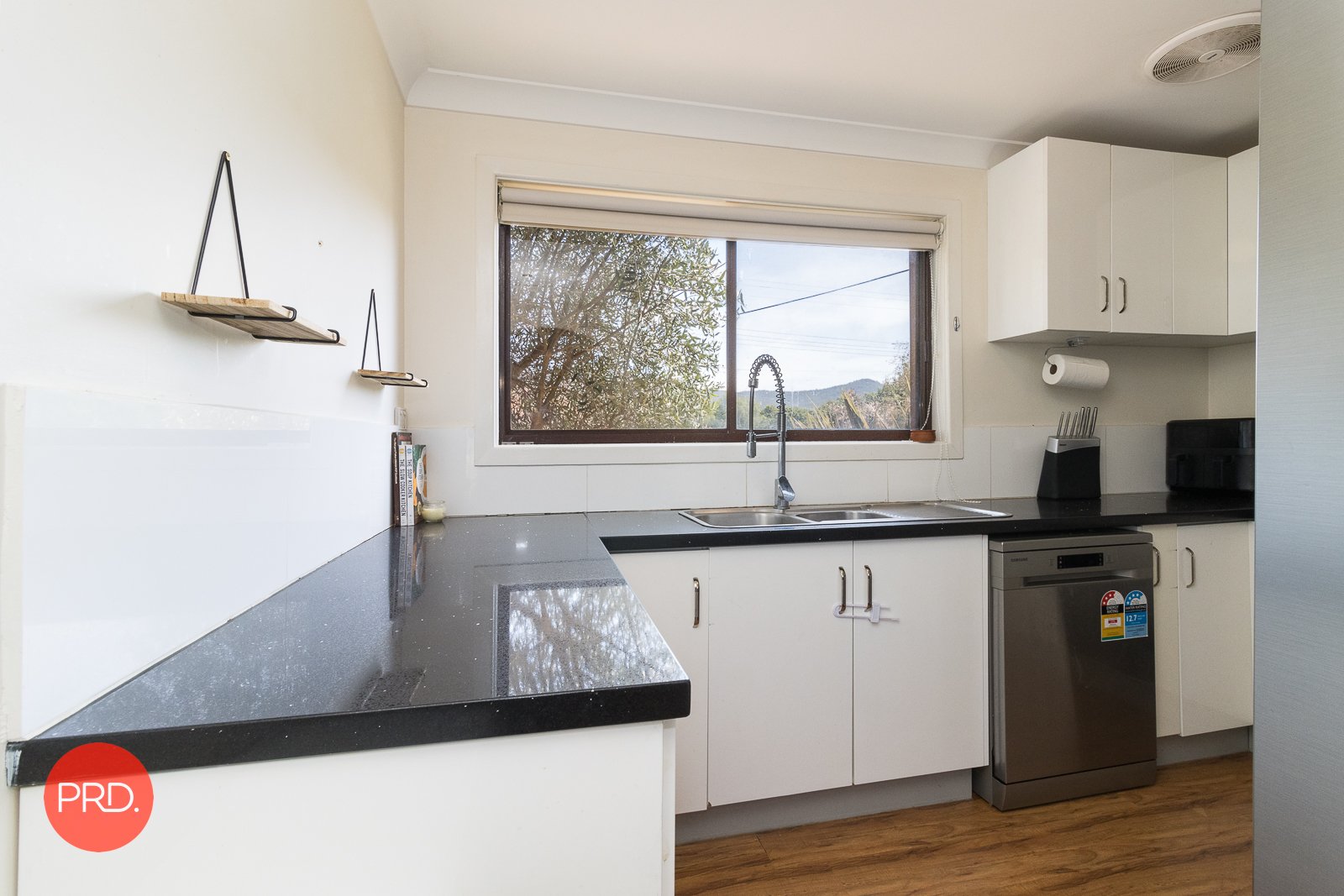 12 Wilga Street CAPTAINS FLAT 4