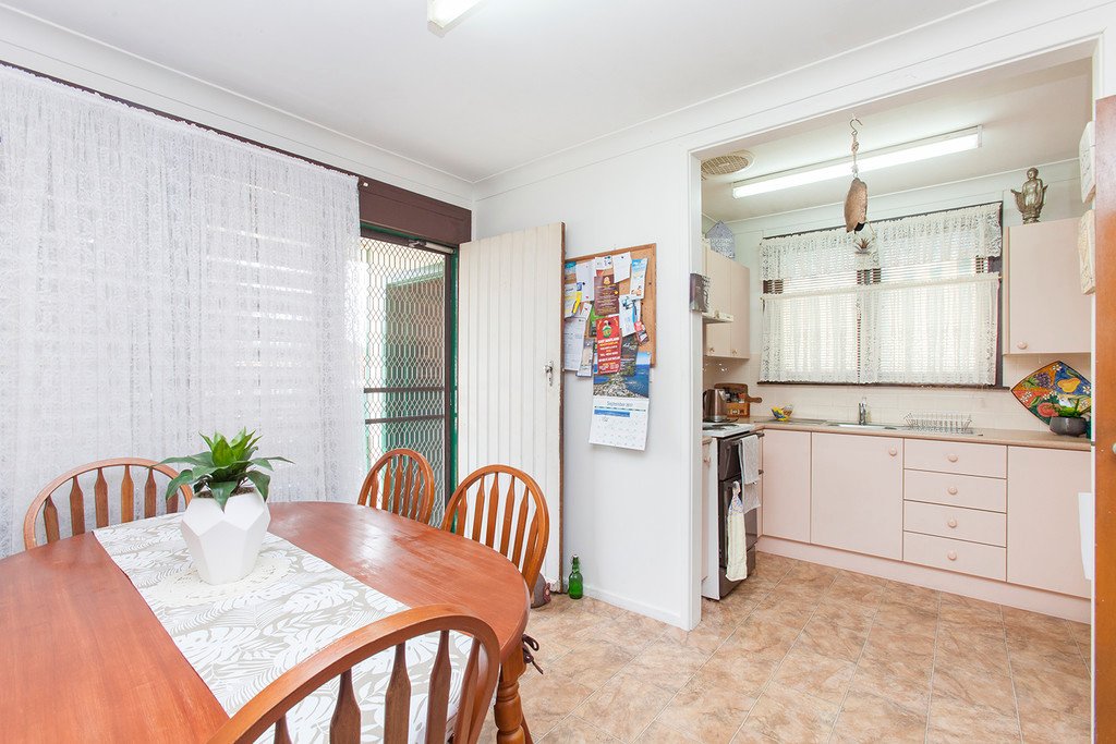 12 Windermere Avenue WOODBERRY 4