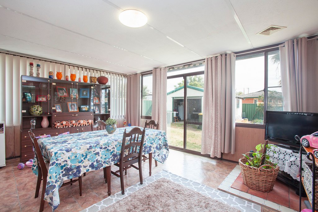 12 Windermere Avenue WOODBERRY 7