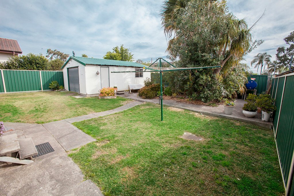 12 Windermere Avenue WOODBERRY 13