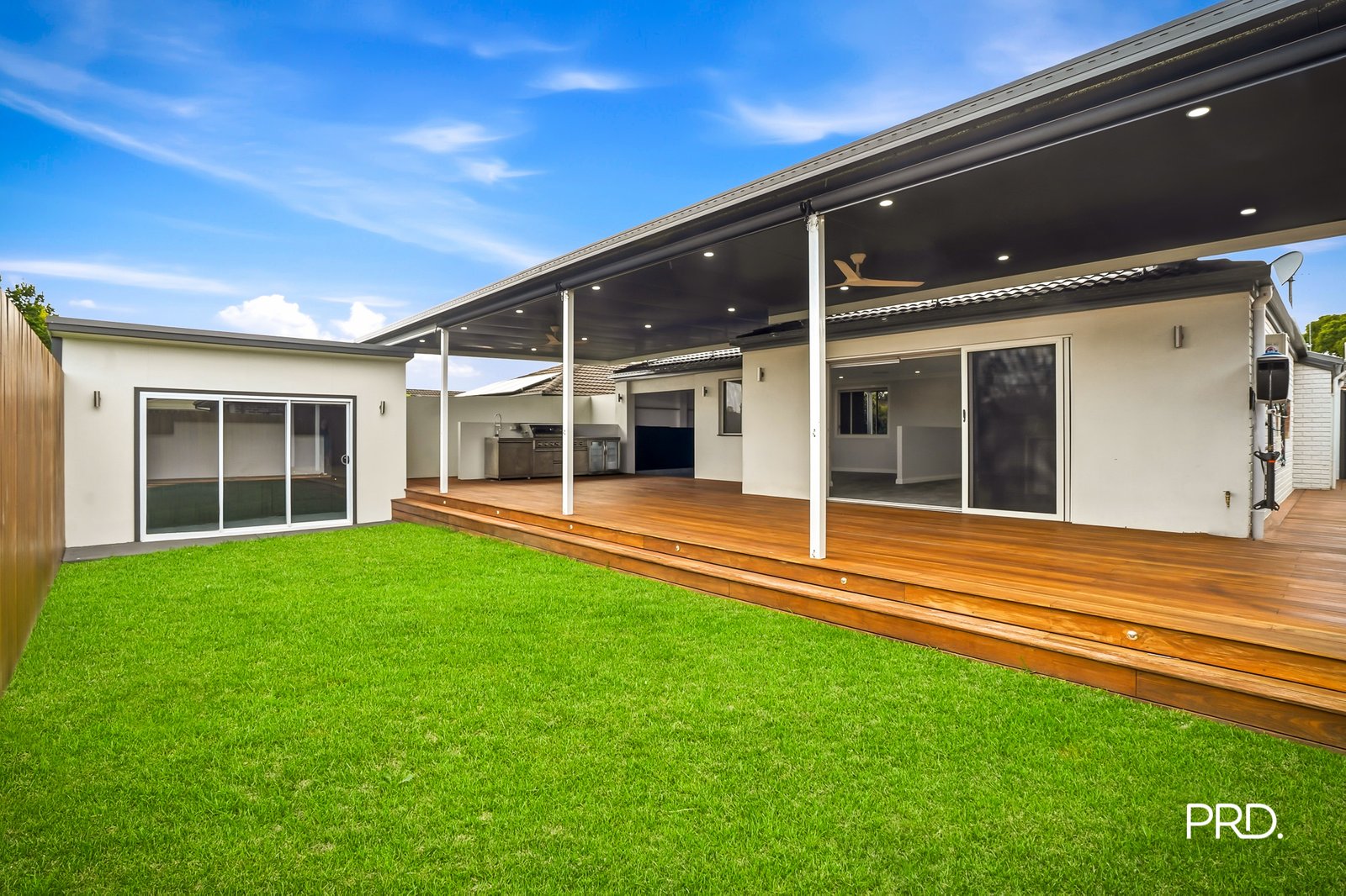 12 Winna Pl  Glenmore Park 6