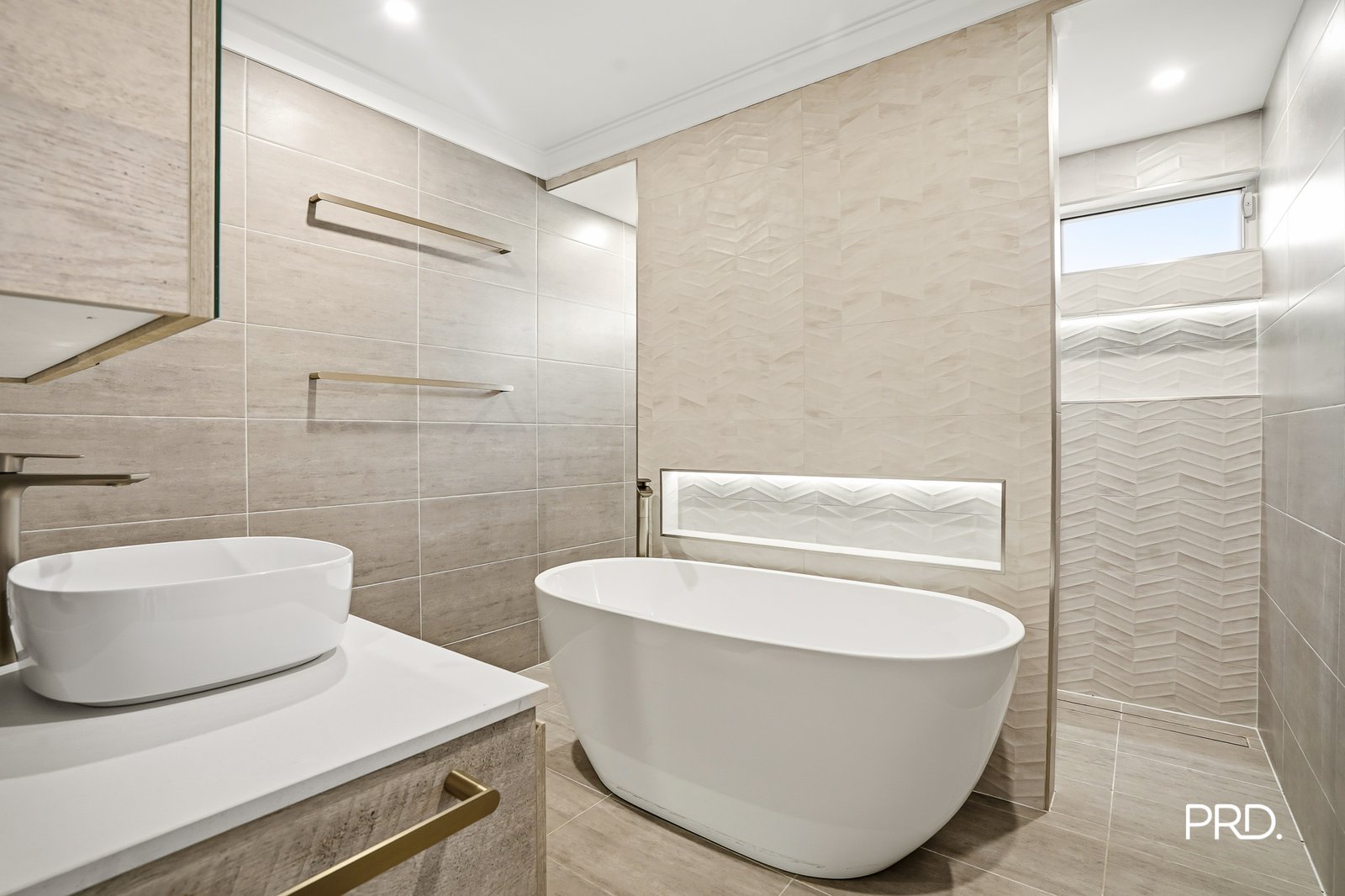 12 Winna Pl  Glenmore Park 3