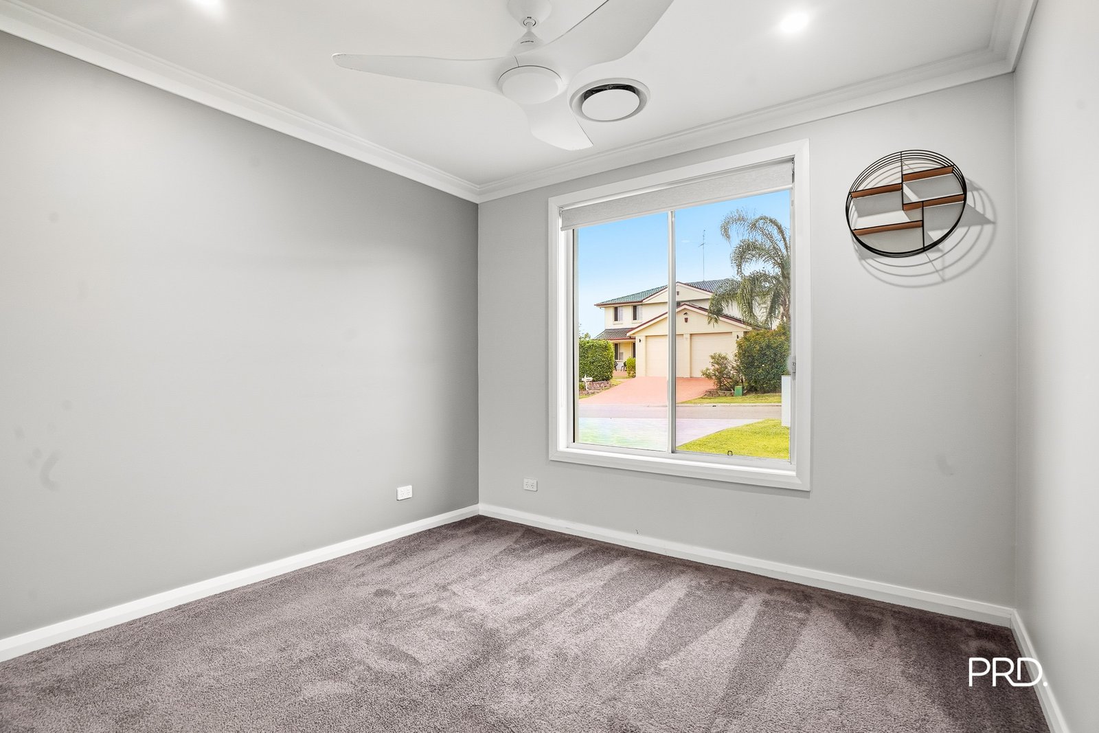 12 Winna Pl  Glenmore Park 5