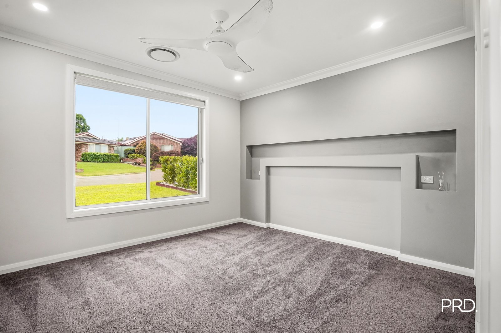 12 Winna Pl  Glenmore Park 6