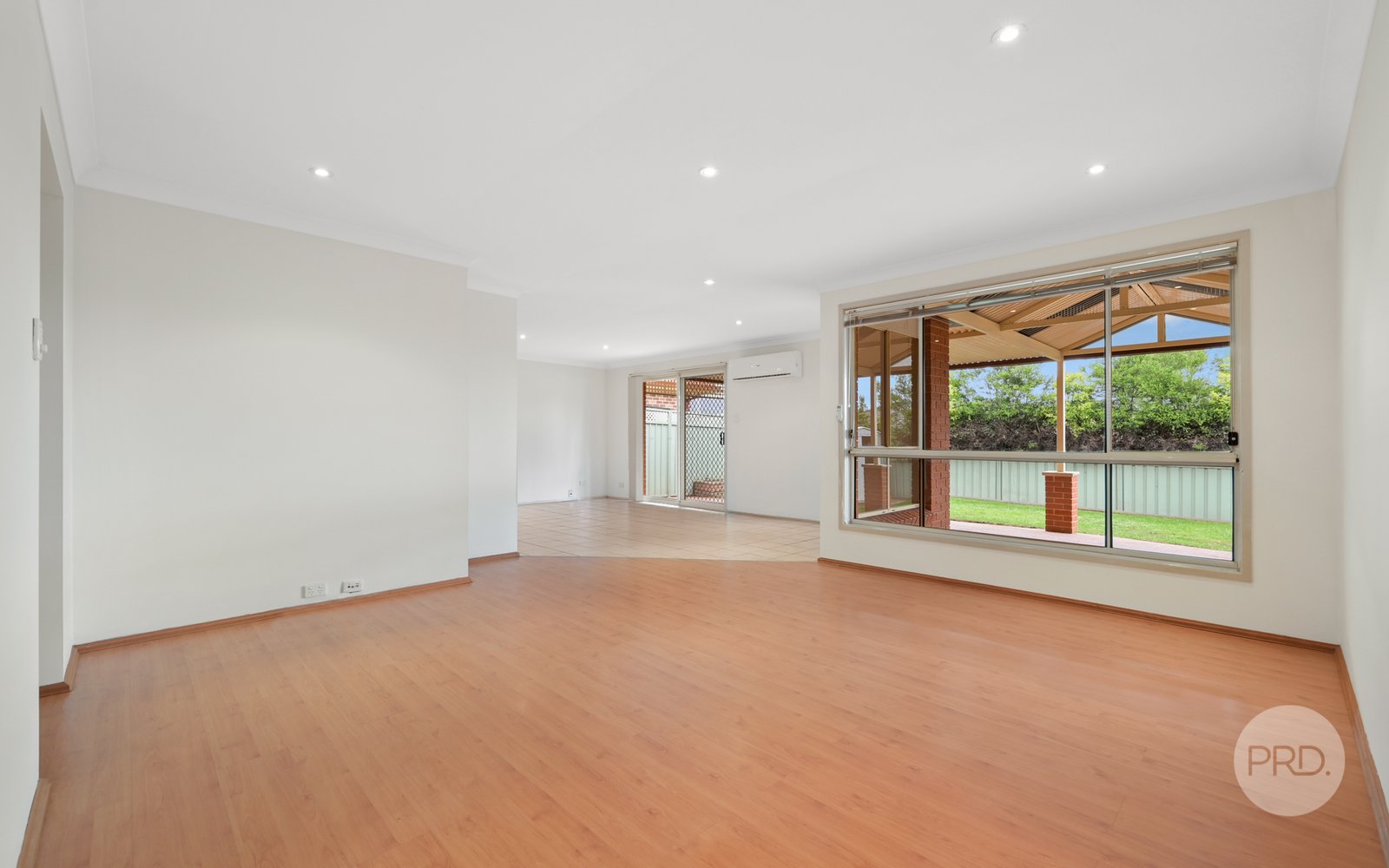 12 Winna Place GLENMORE PARK 2