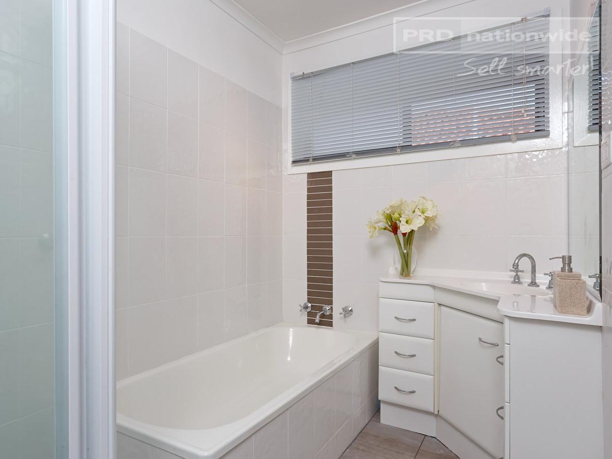 12 Wiradjuri Crescent WAGGA WAGGA 9