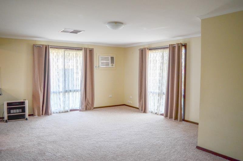 1/2 Wiradjuri  WAGGA WAGGA 2
