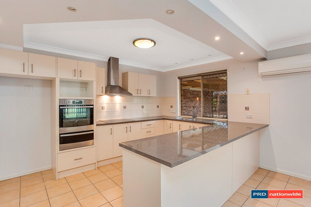 12 Wonga Street BURLEIGH HEADS 2