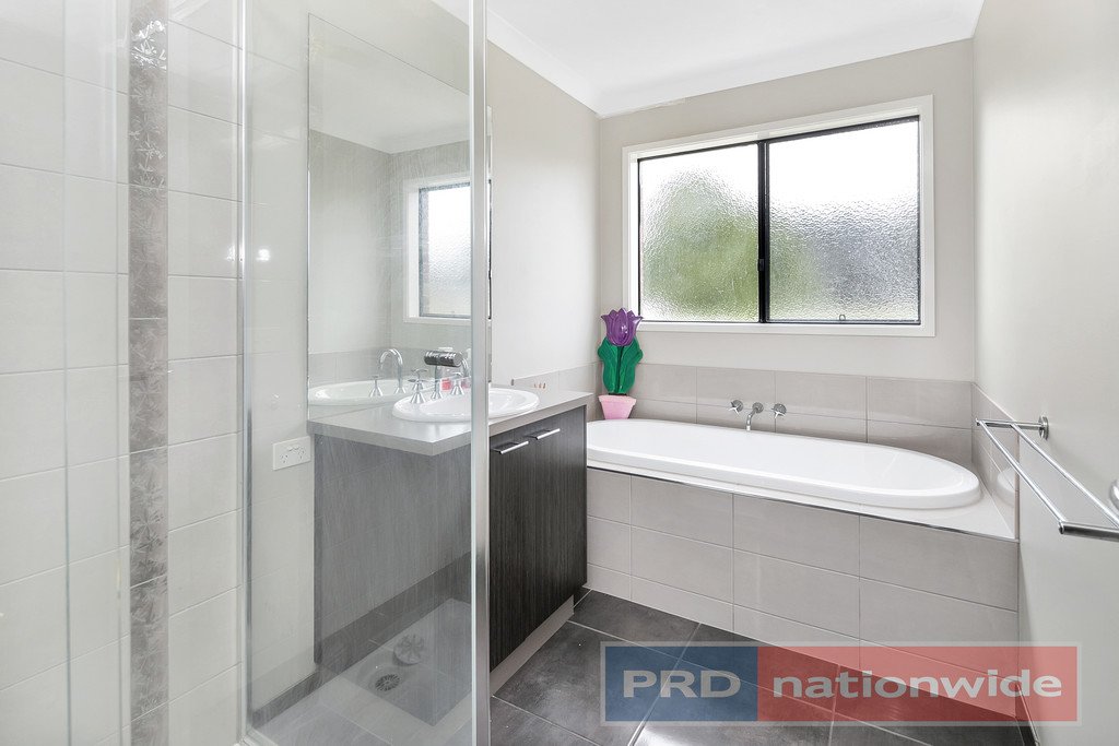 12 Woodlands Road ENFIELD 11