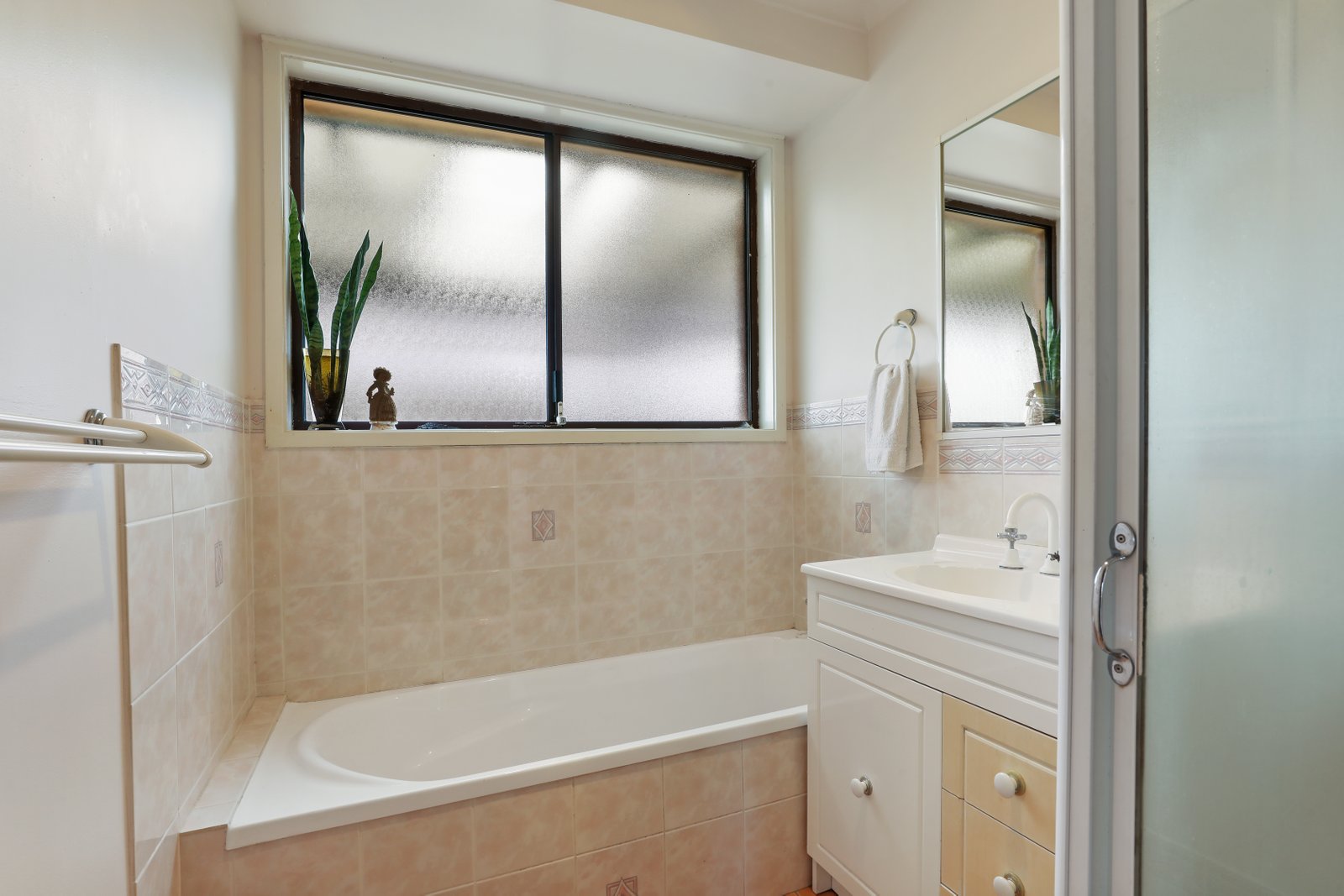 12 Woodridge Road HORSLEY 6