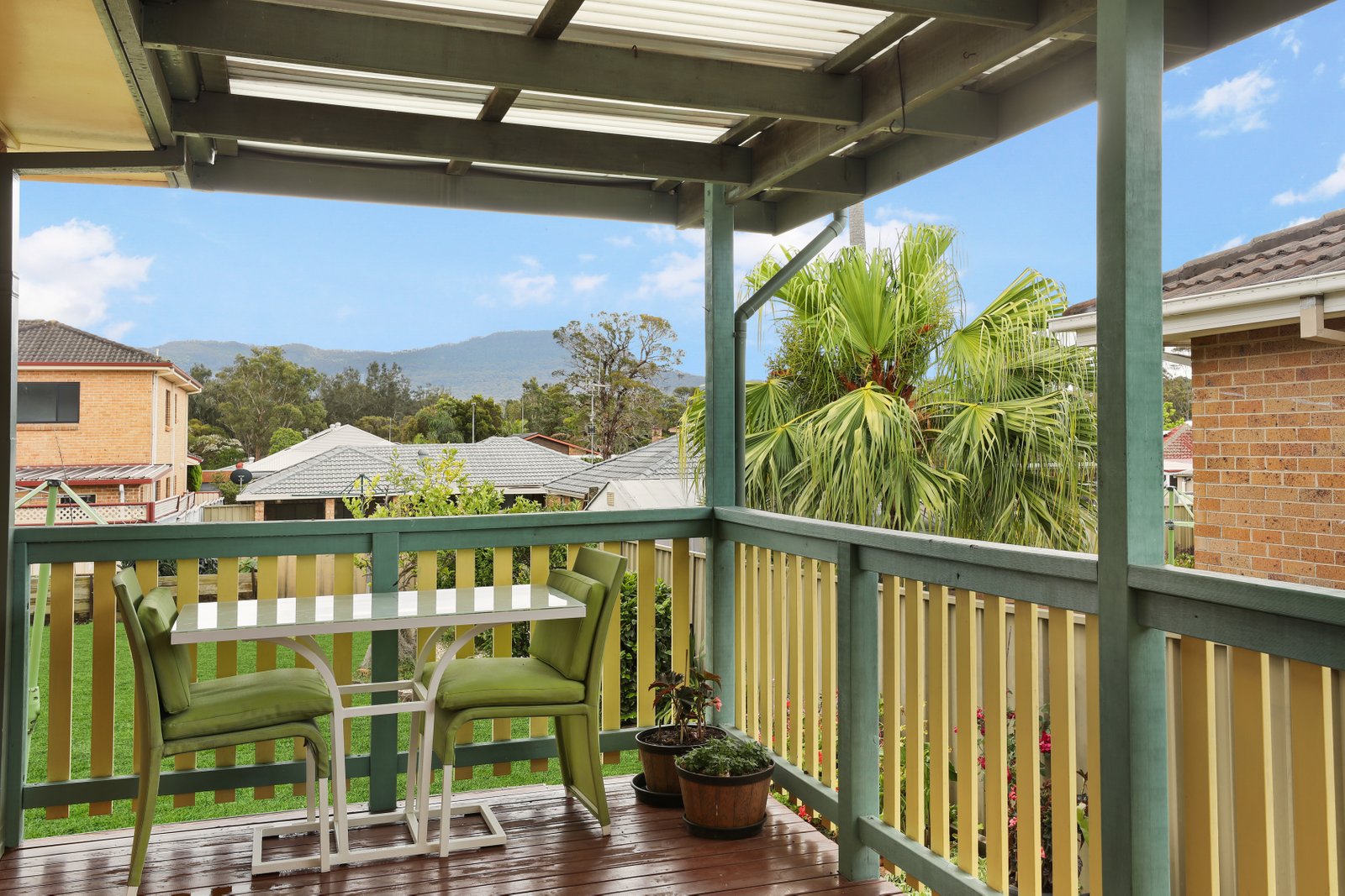 12 Woodridge Road HORSLEY 8