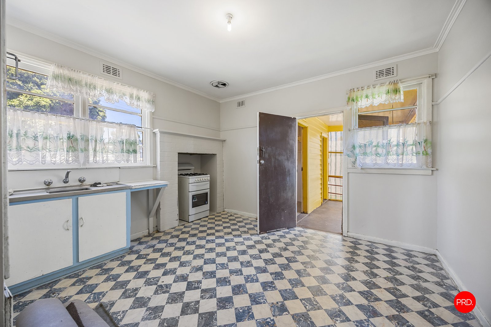12 Woolcock Avenue KANGAROO FLAT 4