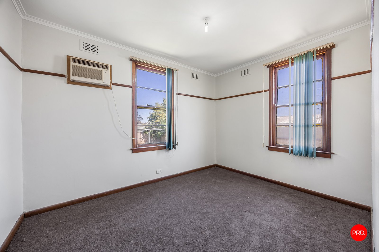12 Woolcock Avenue KANGAROO FLAT 6