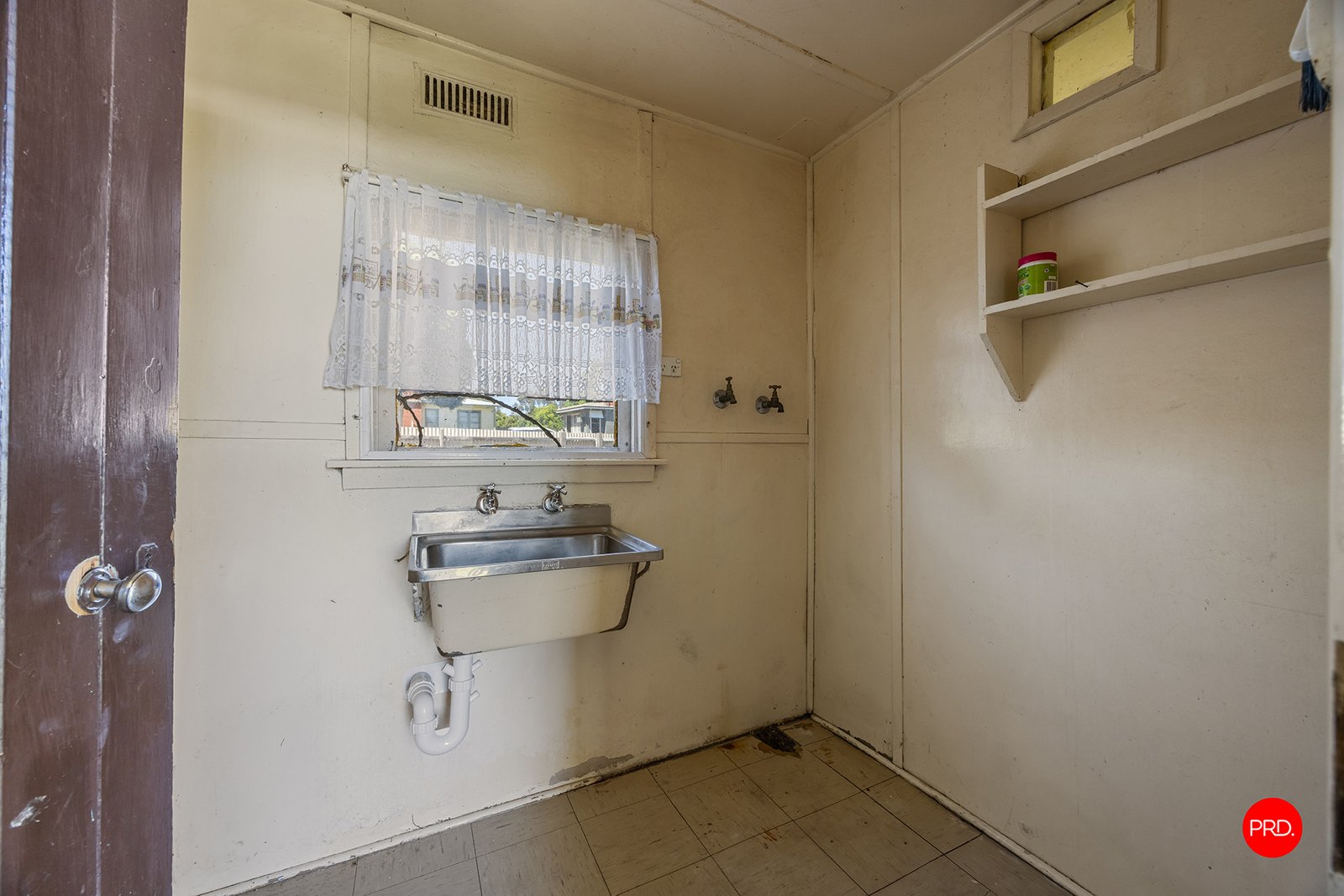 12 Woolcock Avenue KANGAROO FLAT 9