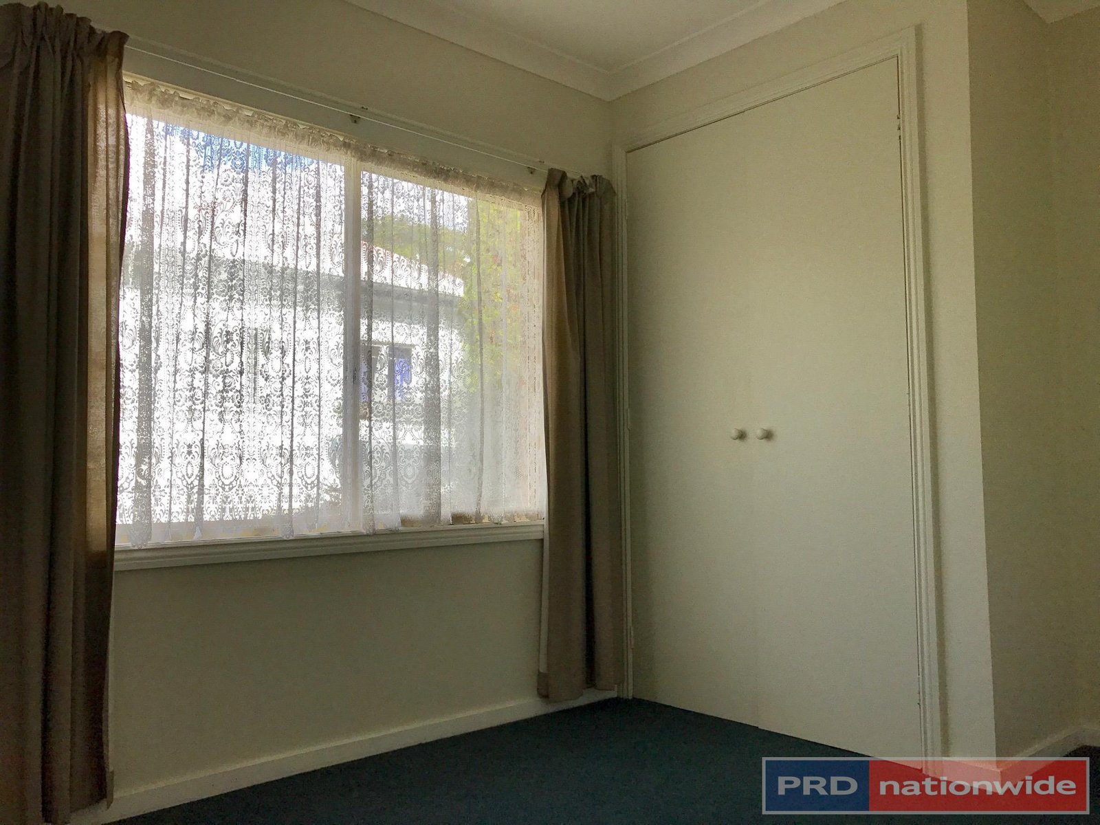 12 Worsley Street EAST HILLS 5