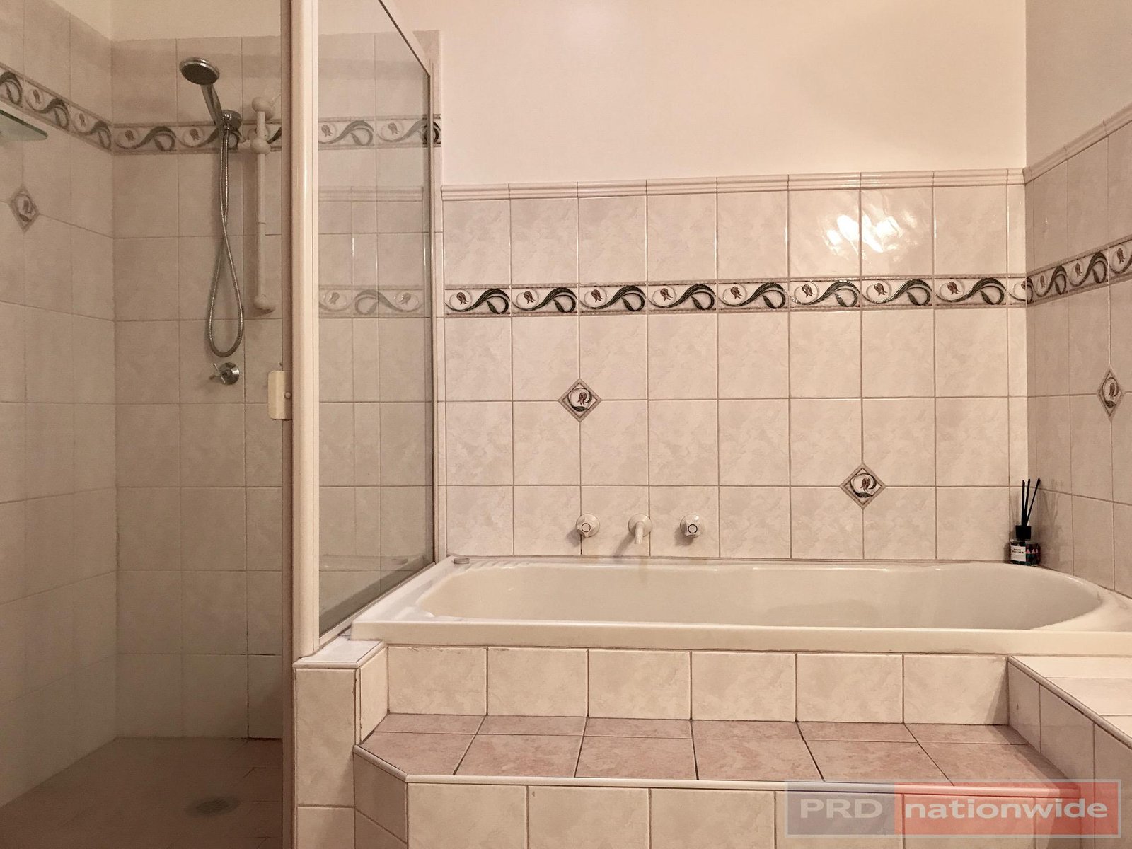 12 Worsley Street EAST HILLS 8