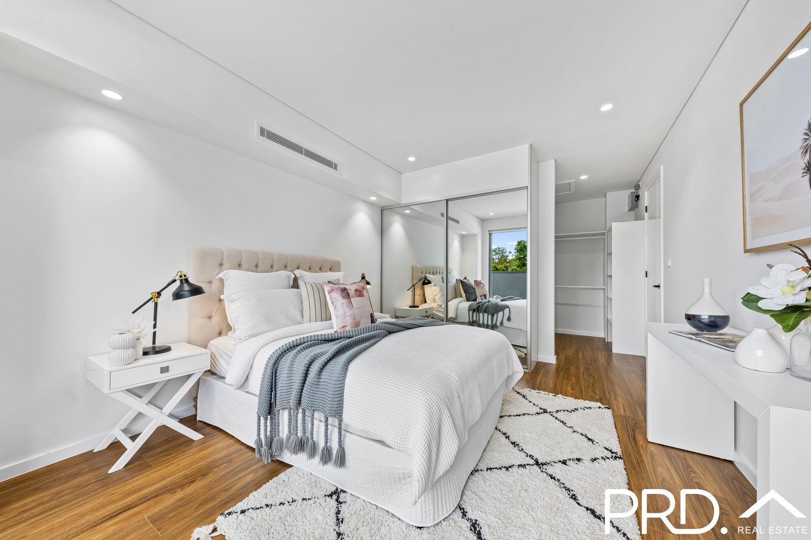 12 Worsley Street EAST HILLS 8