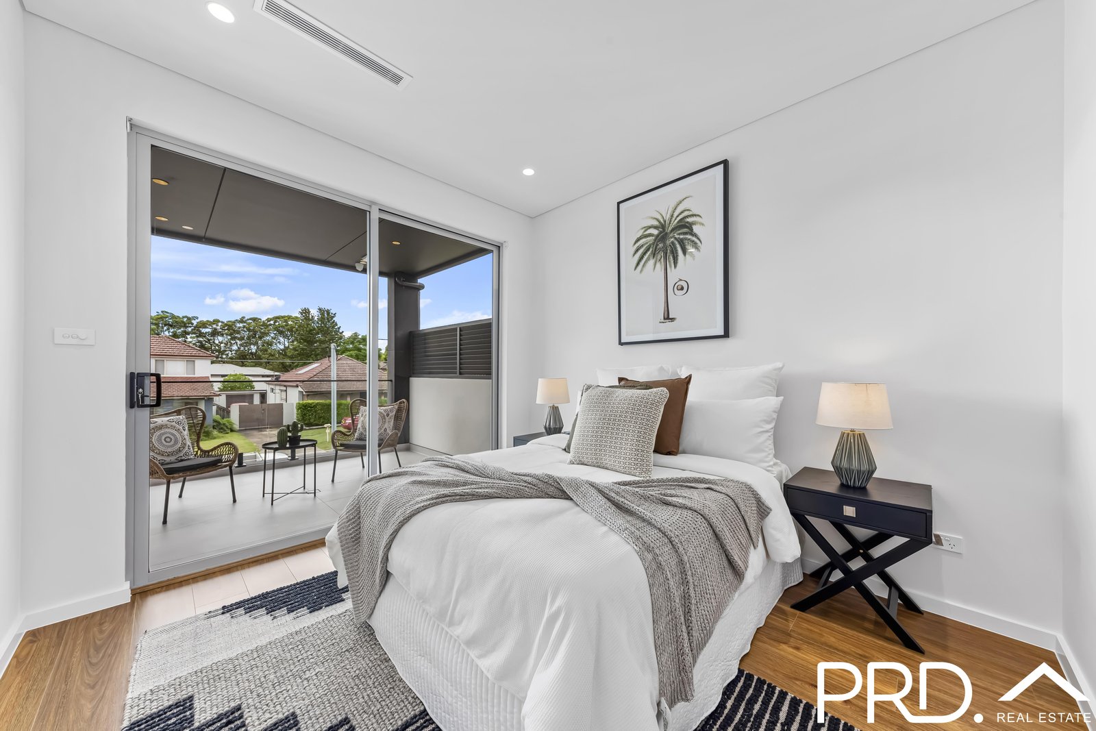 12 Worsley Street EAST HILLS 11