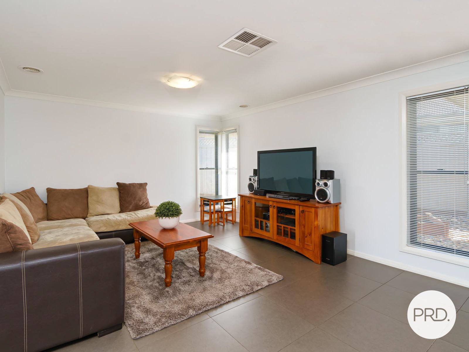 12 Yulong Street GLENFIELD PARK 4