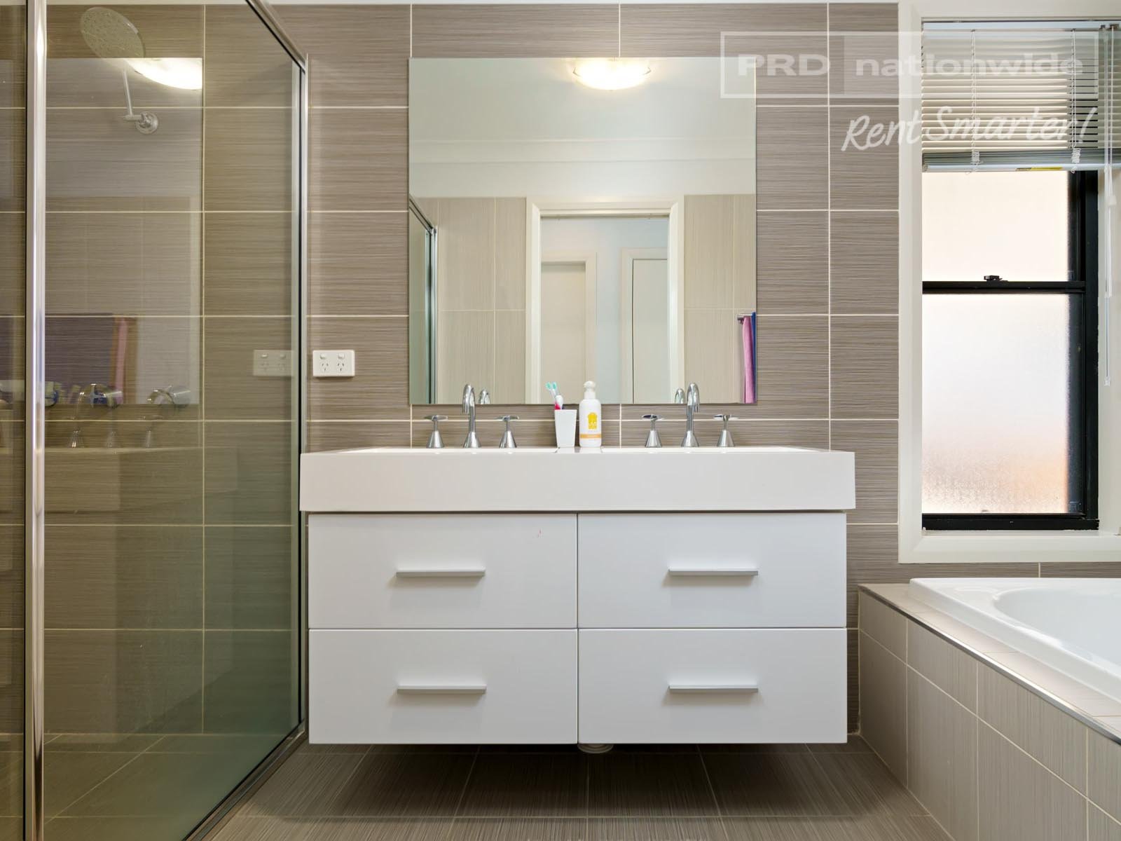 12 Yulong Street GLENFIELD PARK 6