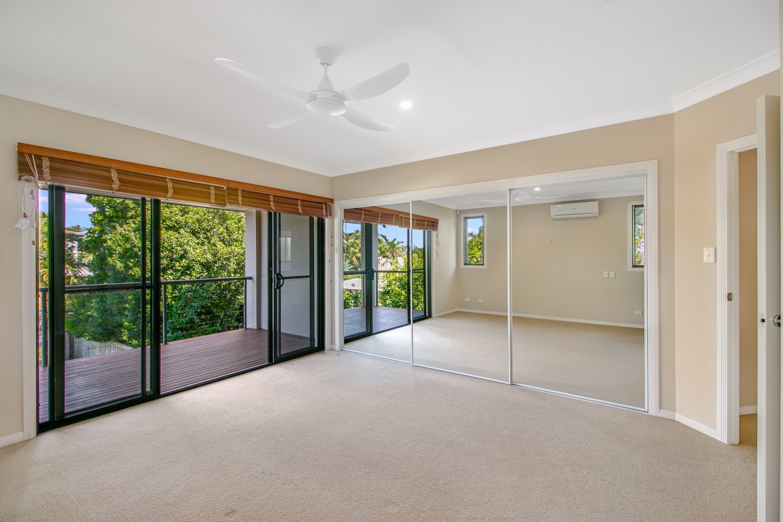 1/20 Korina Avenue COOLANGATTA 3